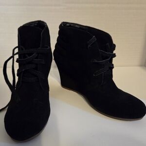 Dolce Vita Women's Black Suede Ankle Boots